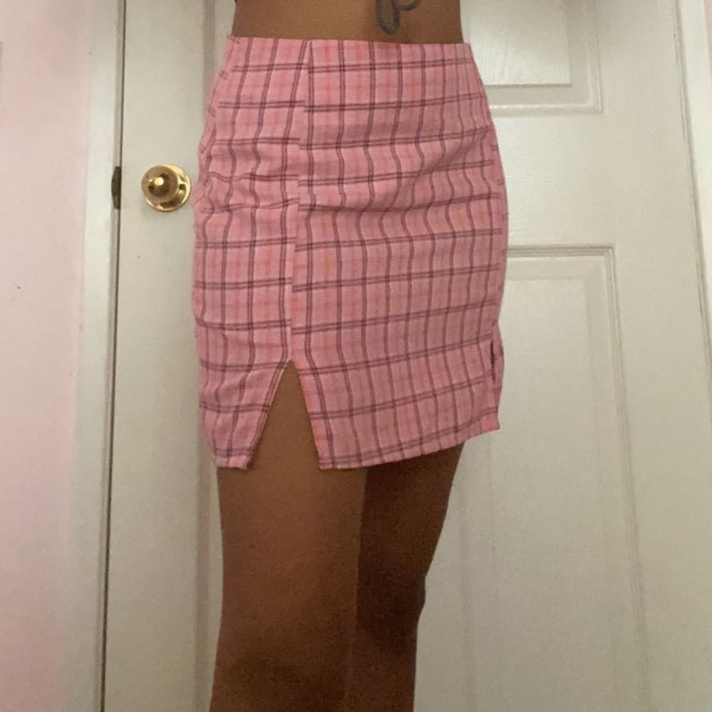 trendy pink gingham slit mini skirt